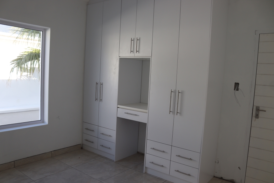 3 Bedroom Property for Sale in Golden Mile Western Cape